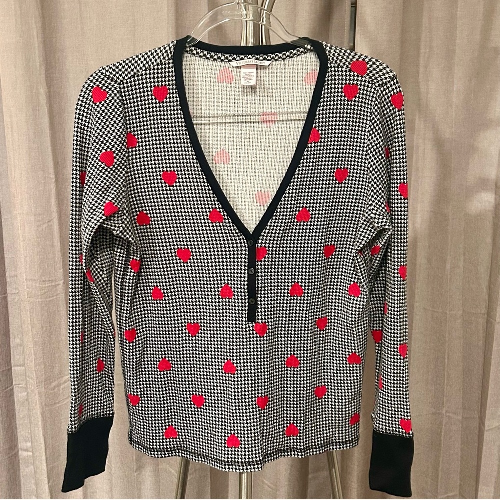Victoria's‎ Secret Black and Red Heart thermal Pajama Top